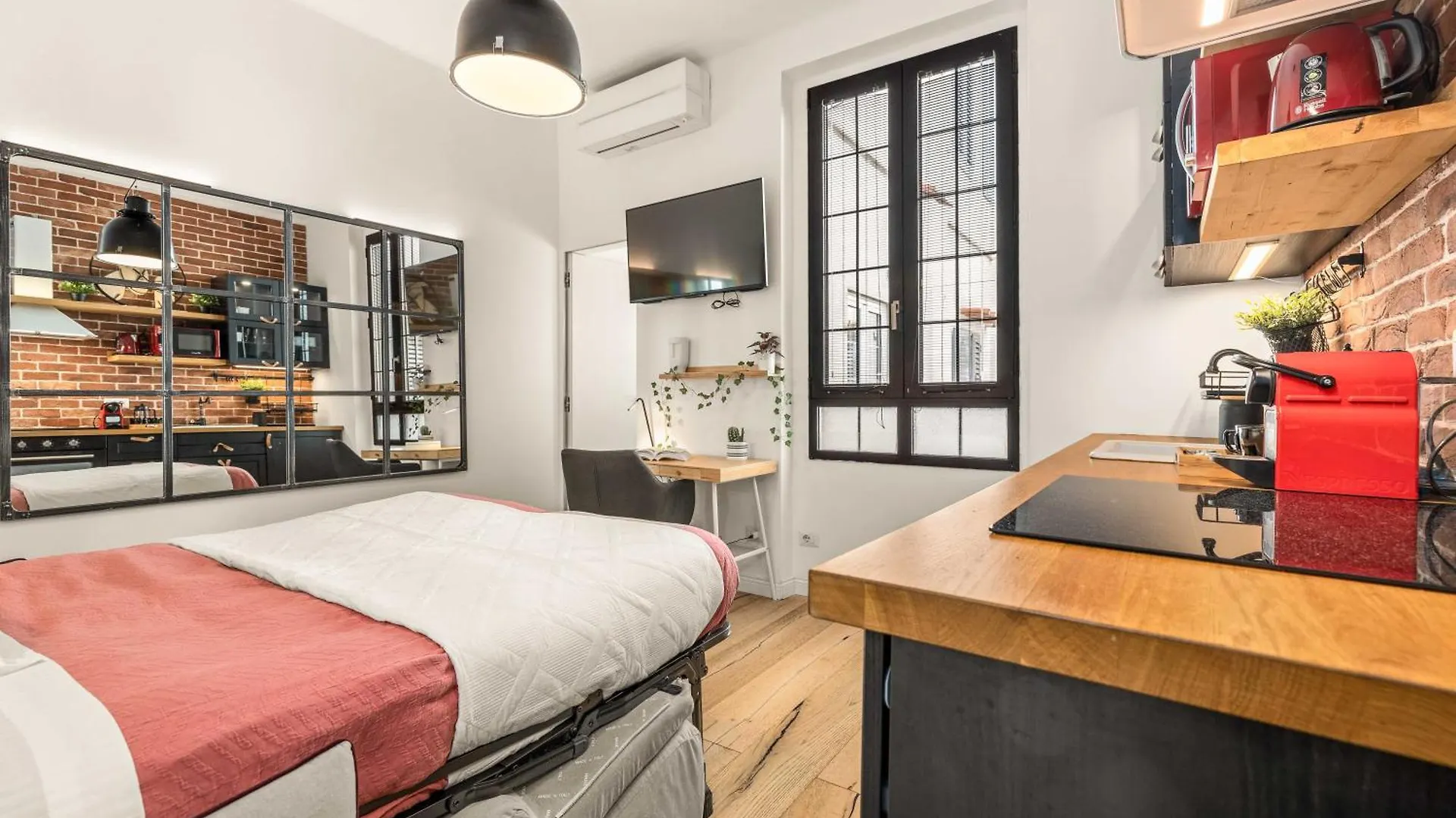 Exclusive Design Apartment Florence Italy